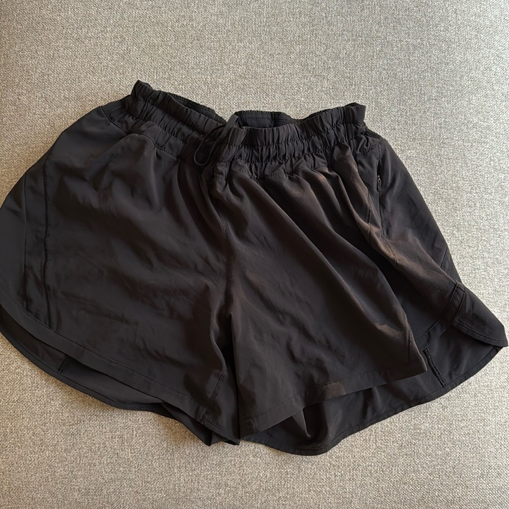 LuLuLemon track that mid-rise lined short 5 inch